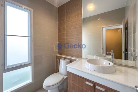 House in Pattaya, Thailand 3 bedrooms № 196165 - photo 13