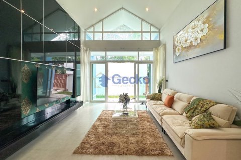 House in Pattaya, Thailand 3 bedrooms № 196165 - photo 5