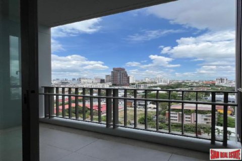 Apartment in Bangkok, Thailand 2 bedrooms № 194477