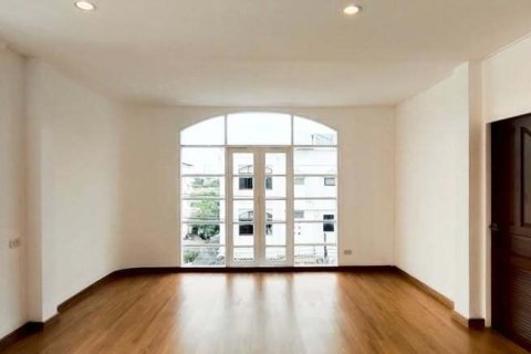 Townhouse à Huai Khwang, Bangkok, Thaïlande 4 chambres № 154362 - photo 13