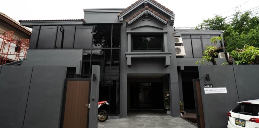 Дом в Бангкоке, Таиланд с 4 спальнями  № 154364