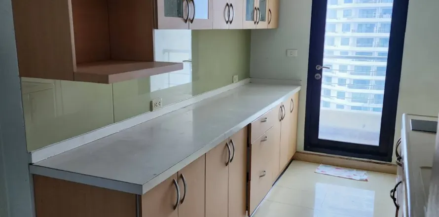 Condo in Bang Kho Laem, Bangkok, Thailand, 2 bedrooms  № 154365