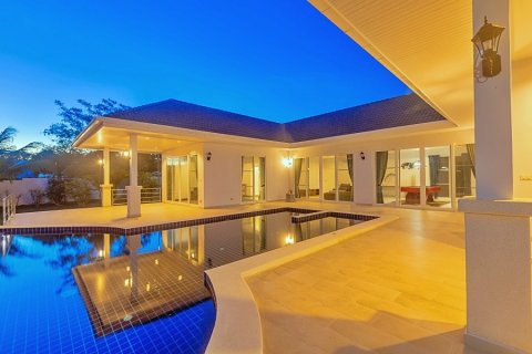Villa in Hua Hin, Thailand 3 bedrooms № 168642