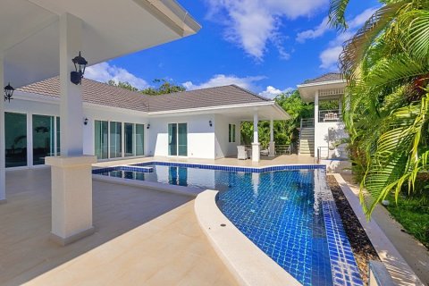 Villa in Hua Hin, Thailand 3 bedrooms № 168642 - photo 5