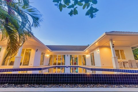 Villa in Hua Hin, Thailand 3 bedrooms № 168642 - photo 3