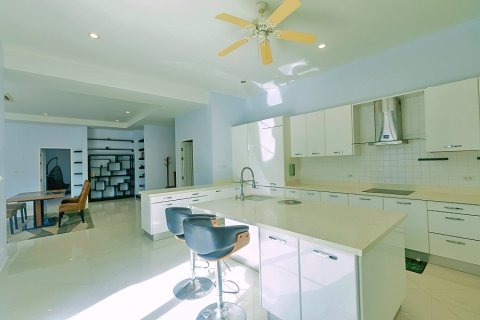 Villa in Hua Hin, Thailand 3 bedrooms № 168642 - photo 22