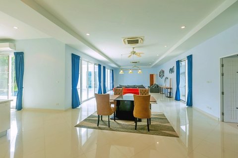 Villa in Hua Hin, Thailand 3 bedrooms № 168642 - photo 18