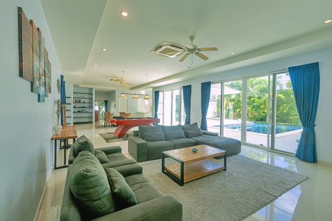 Villa in Hua Hin, Thailand 3 bedrooms № 168642 - photo 14
