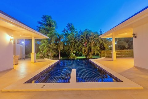 Villa in Hua Hin, Thailand 3 bedrooms № 168642 - photo 4
