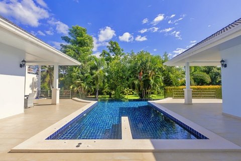 Villa in Hua Hin, Thailand 3 bedrooms № 168642 - photo 6