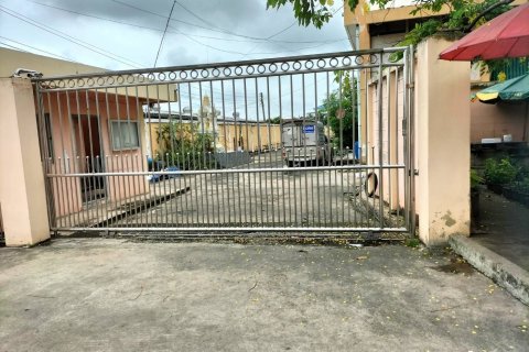 Propriété commerciale à Ban Lam Luk Ka, Thaïlande № 145857