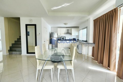 Casa de 3 dormitorios en Pattaya, Tailandia № 209464 - foto 9