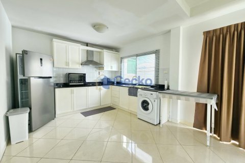 Casa de 3 dormitorios en Pattaya, Tailandia № 209464 - foto 7