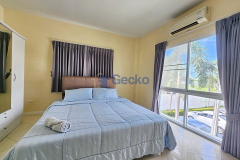 Casa de 3 dormitorios en Pattaya, Tailandia № 209464 - foto 11