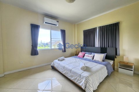 Casa de 3 dormitorios en Pattaya, Tailandia № 209464 - foto 14