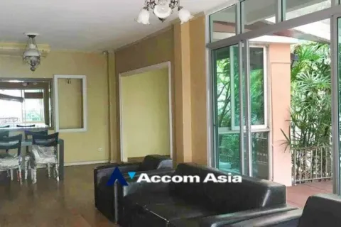 Casa de 3 dormitorios en Suan Luang, Bangkok, Tailandia № 219403