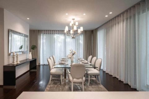 Condo in Bangkok, Thailand, 2 bedrooms  № 166859 - photo 17