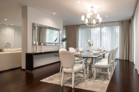 Condo in Bangkok, Thailand, 2 bedrooms  № 166860 - photo 4