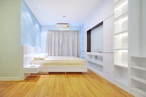 Кондоминиум с 2 спальнями в Ян Наве, Бангкок, Таиланд № 153205 - фото 4