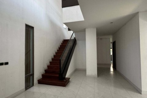 Maison à Samut Prakan, Thaïlande 5 chambres № 173146 - photo 5