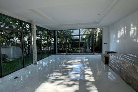 Maison à Samut Prakan, Thaïlande 5 chambres № 173146 - photo 4