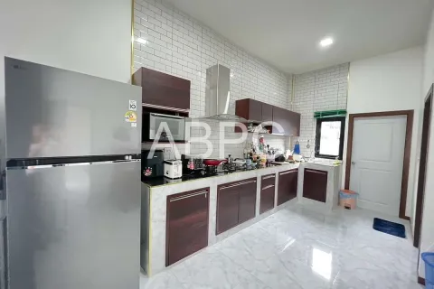 Casa de 3 dormitorios en Pattaya, Tailandia № 211611 - foto 18