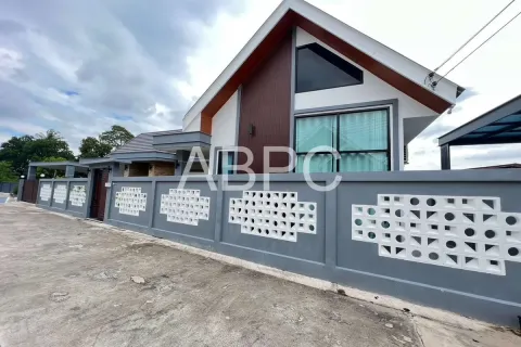 Casa de 3 dormitorios en Pattaya, Tailandia № 211611 - foto 3