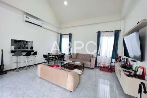 Casa de 3 dormitorios en Pattaya, Tailandia № 211611 - foto 7