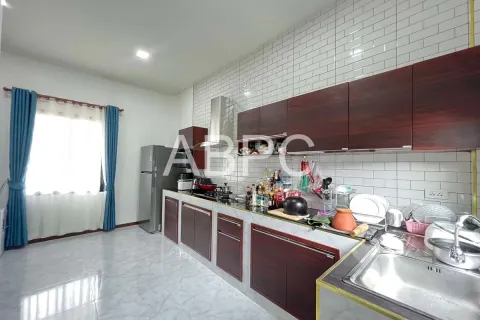 Casa de 3 dormitorios en Pattaya, Tailandia № 211611 - foto 17