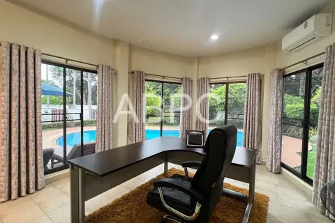 Casa de 4 dormitorios en Pattaya, Tailandia № 211614 - foto 15