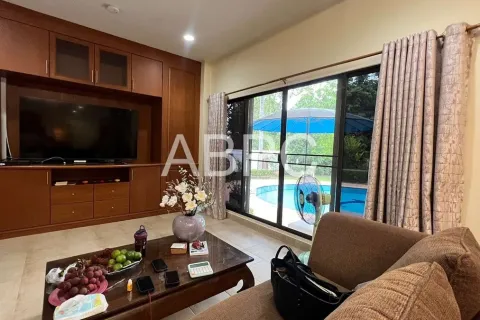 Casa de 4 dormitorios en Pattaya, Tailandia № 211614 - foto 10