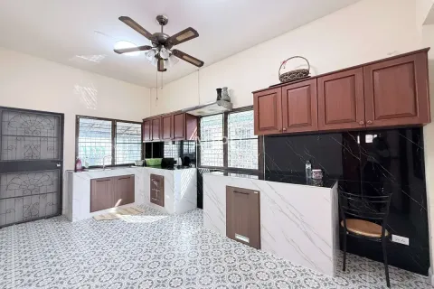 Casa de 3 dormitorios en Pattaya, Tailandia № 211612 - foto 7