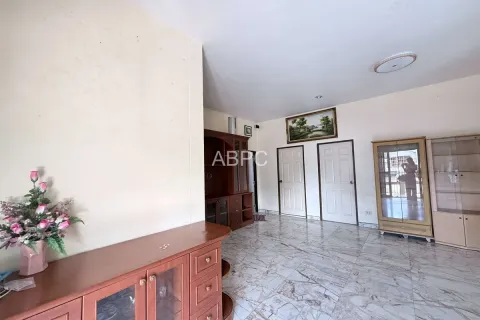 Casa de 3 dormitorios en Pattaya, Tailandia № 211612 - foto 4