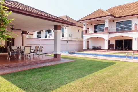 Haus in Pattaya, Thailand 4 Schlafzimmer № 223039 - Foto 2