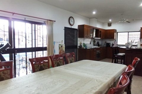 Haus in Pattaya, Thailand 4 Schlafzimmer № 223039 - Foto 7