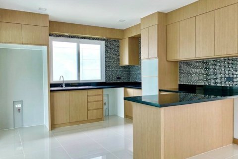 Haus in Pattaya, Thailand 4 Schlafzimmer № 223044 - Foto 6