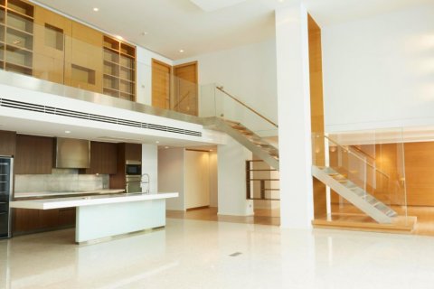 Condo in Khlong Toei, Bangkok, Thailand, 4 bedrooms  № 133893 - photo 3