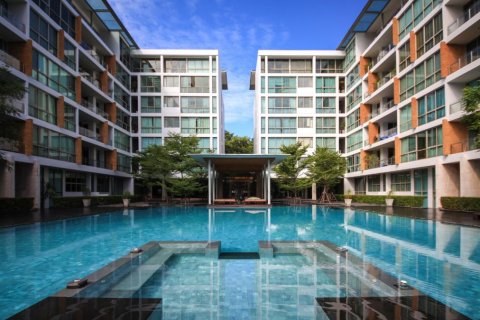 Condo in Khlong Toei, Bangkok, Thailand, 4 bedrooms  № 133893 - photo 1