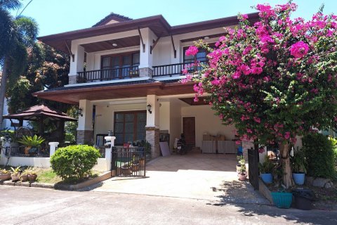 House in Phuket, Thailand 5 bedrooms № 137211 - photo 1