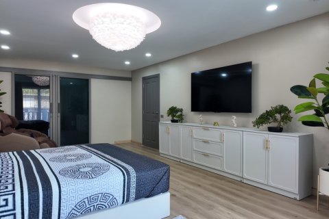 Apartment in Pattaya, Thailand 3 rooms № 176766 - photo 12