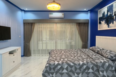 Condo in Bang Lamung, Thailand, 1 bedroom № 176762 - photo 17