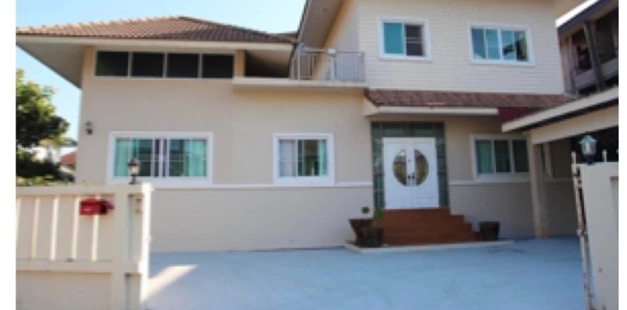 Villa in Chiang Mai, Thailand 6 bedrooms № 139981