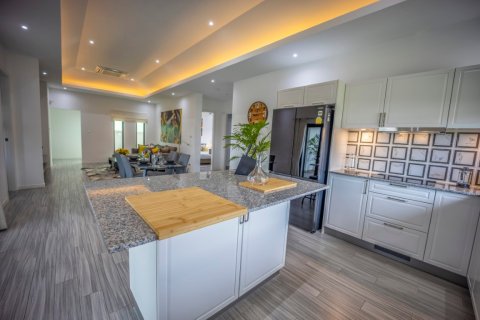 Villa in Hua Hin, Thailand 3 Schlafzimmer № 222697 - Foto 12