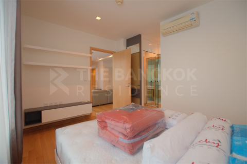 Condo in Bangkok, Thailand, 3 bedrooms № 189792 - photo 4