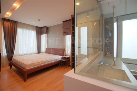 Condo in Bangkok, Thailand, 3 bedrooms № 189792 - photo 8