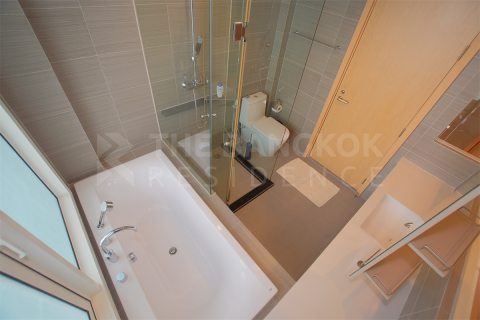 Condo in Bangkok, Thailand, 3 bedrooms № 189792 - photo 7