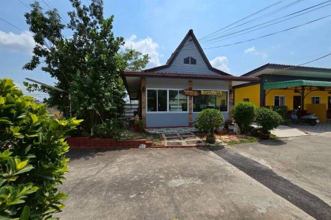 Коммерческая недвижимость в Чонбури, Таиланд № 166996 - фото 2