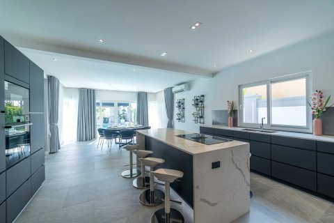 Maison à Pattaya, Thaïlande 6 chambres № 166994 - photo 12