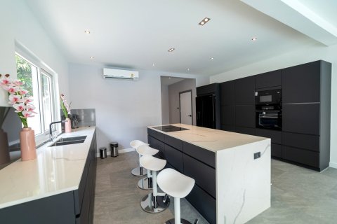 Maison à Pattaya, Thaïlande 6 chambres № 166994 - photo 11