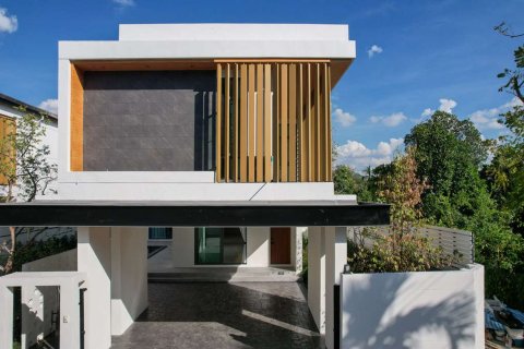 House in Chiang Mai, Thailand 4 bedrooms № 119971 - photo 2